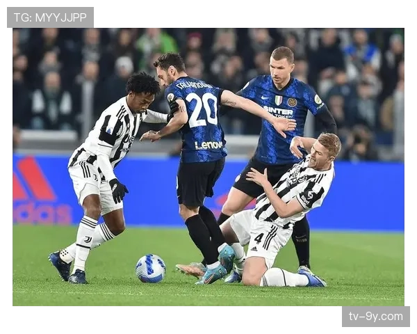 专家预测:缺乏速度型边卫,国际米兰的右肋部可能成为那不勒斯的重点打击区域 专家预测:缺乏速度型边卫,国际米兰的右肋部可能成为那不勒斯的重点打击区域